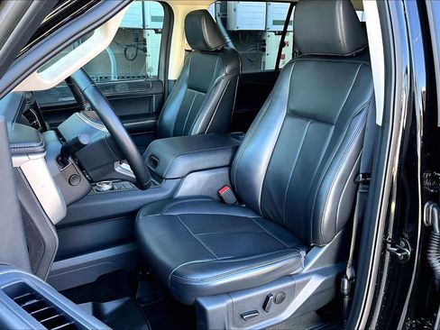 Certified 2022 Ford Expedition XLT image 7