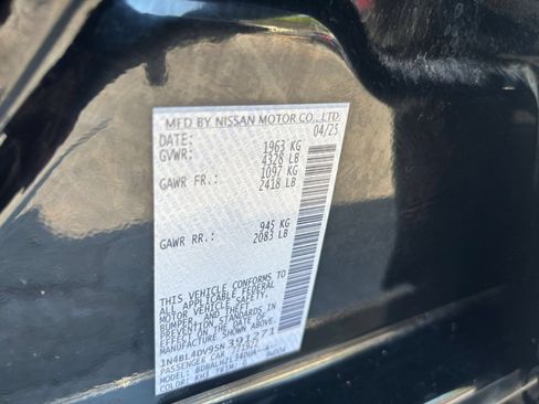 Used 2025 Nissan Altima 2.5 SV FWD image 23