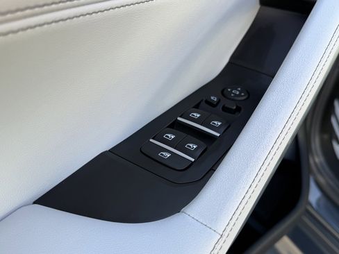 Used 2023 BMW X6 M50i w/ Parking Assistance Package image 18