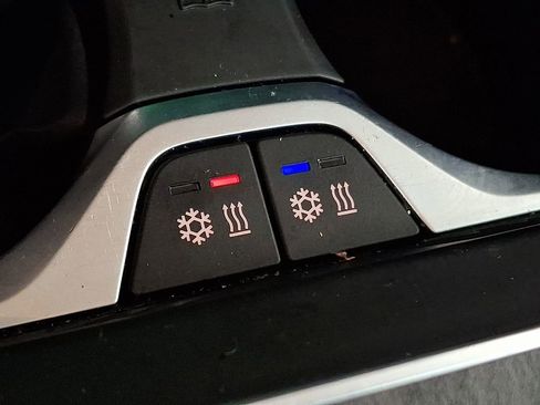 Certified 2023 BMW X7 xDrive40i w/ Executive Package image 19