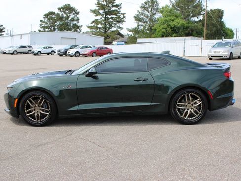 Used 2020 Chevrolet Camaro LT RWD image 3