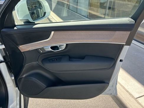 Certified 2025 Volvo XC90 B6 Plus AWD/4WD image 14