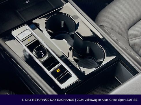 Used 2024 Volkswagen Atlas Cross Sport SE image 20