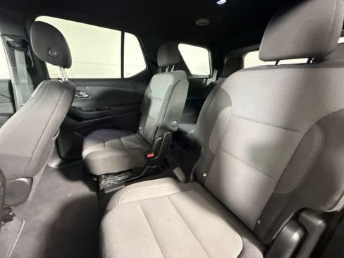 Used 2023 Chevrolet Traverse LT FWD image 25