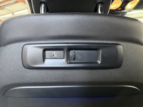 Used 2021 BMW X7 M50i AWD/4WD image 36