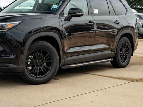 New 2026 Toyota Grand Highlander FWD image 5