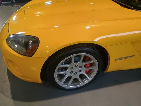 Used 2005 Dodge Viper SRT-10 image 11