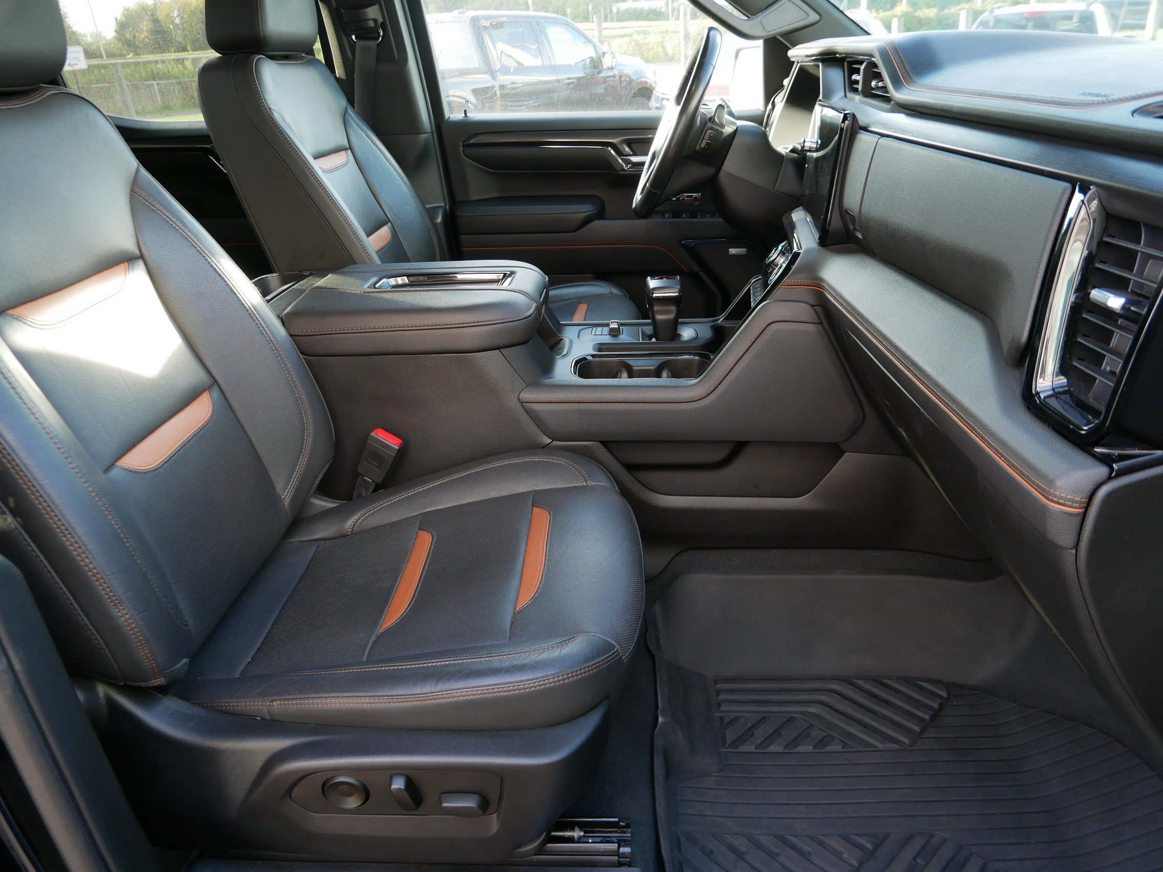Used 2022 GMC Sierra 1500 AT4 w/ AT4 Premium Package AWD/4WD image 23