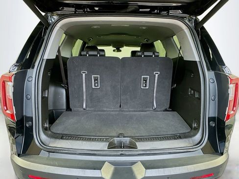 Used 2023 GMC Acadia SLT image 25