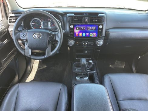 Used 2017 Toyota 4Runner TRD Off-Road Premium AWD/4WD image 17