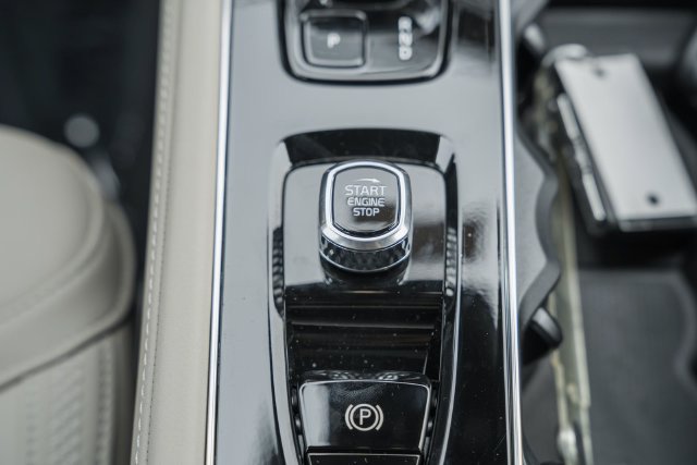 New 2026 Volvo XC90 T8 Plus w/ Protection Package Premier AWD/4WD image 25