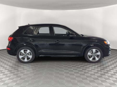 Used 2025 Audi Q5 2.0T Premium w/ Convenience Plus Package AWD/4WD image 8