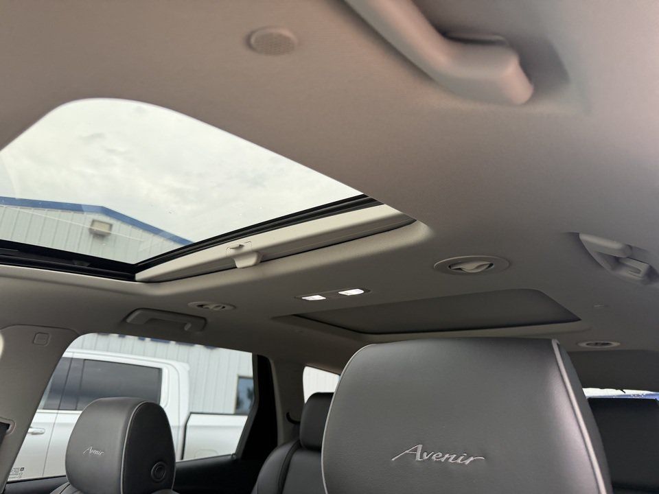 Used 2019 Buick Enclave Avenir w/ Avenir Technology Package AWD/4WD image 13