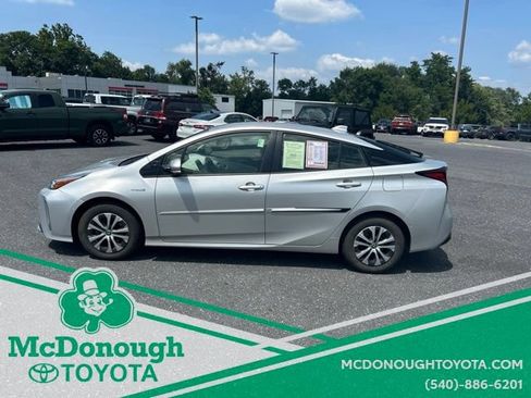 Used 2020 Toyota Prius XLE w/ Advanced Technology Package AWD/4WD image 3