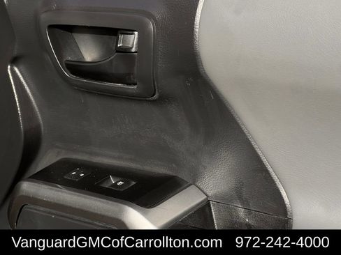 Used 2022 Toyota Tacoma TRD Off-Road image 29