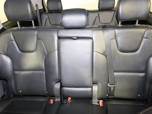 Used 2020 Kia Telluride LX FWD image 14
