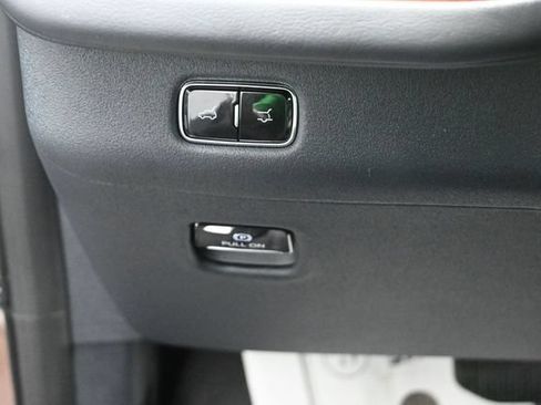 Certified 2025 Lincoln Navigator Black Label AWD/4WD image 11