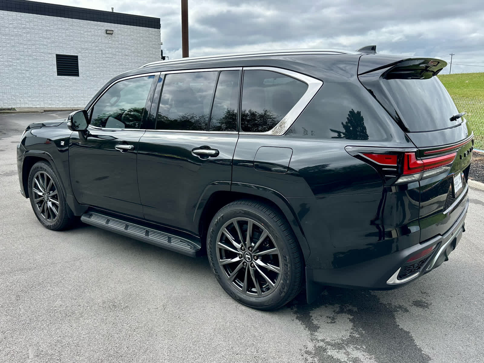 Used 2026 Lexus LX 700h F Sport AWD/4WD image 6