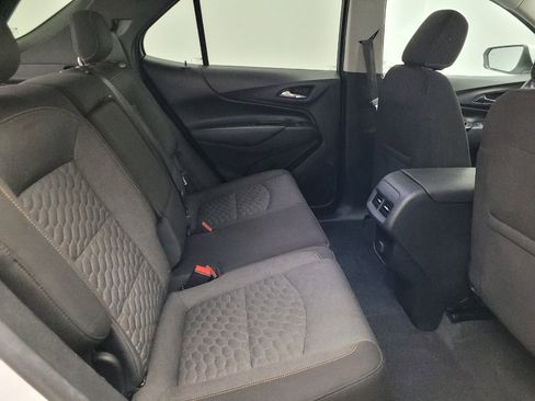 Used 2018 Chevrolet Equinox LT image 19