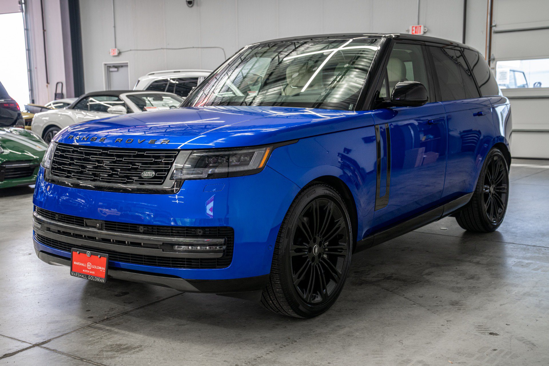 Used 2025 Land Rover Range Rover SE AWD/4WD image 5