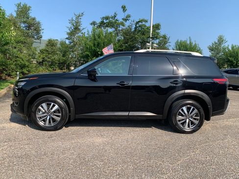 Used 2025 Nissan Pathfinder SL w/ Cargo Package FWD image 5