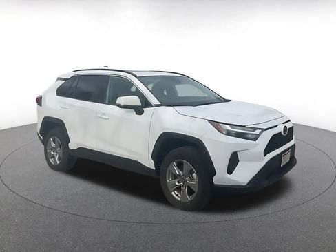 Used 2025 Toyota RAV4 XLE image 2