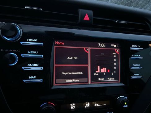 Used 2019 Toyota Camry SE image 24