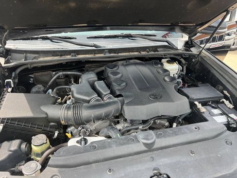 Used 2016 Toyota 4Runner Limited AWD/4WD image 29