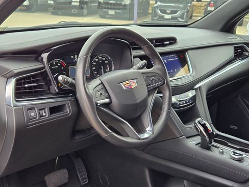 Certified 2024 Cadillac XT6 Luxury w/ LPO, Floor Liner Package image 10