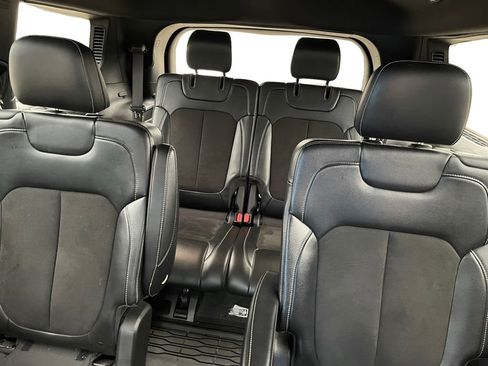 Used 2021 Jeep Grand Cherokee L Laredo image 13