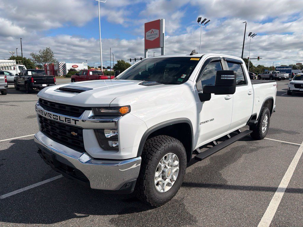 Used 2021 Chevrolet Silverado 2500 LT w/ Fleet Comfort Package AWD/4WD image 2