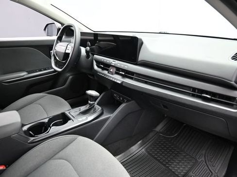 Used 2025 Kia K4 FWD image 30