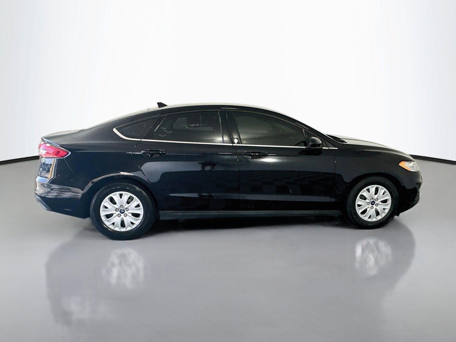 Used 2020 Ford Fusion S FWD image 8