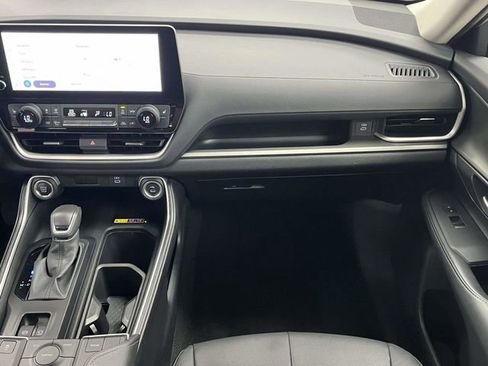 Used 2025 Toyota Grand Highlander FWD image 21
