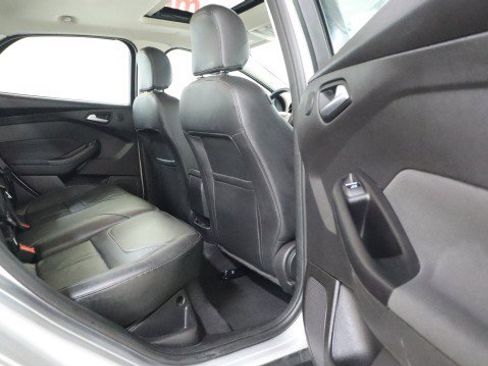 Used 2015 Ford Focus Titanium FWD image 11