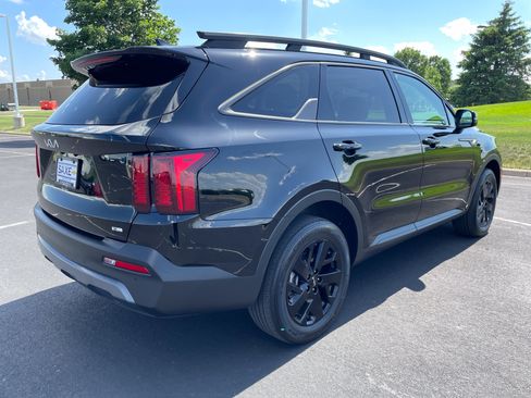 Used 2023 Kia Sorento S w/ Panoramic Sunroof Package AWD/4WD image 4