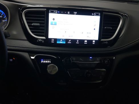 New 2026 Chrysler Pacifica Select image 20