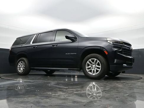 Used 2024 Chevrolet Suburban LT AWD/4WD image 36