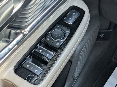 Used 2020 Lincoln Corsair FWD w/ Convenience Package image 20