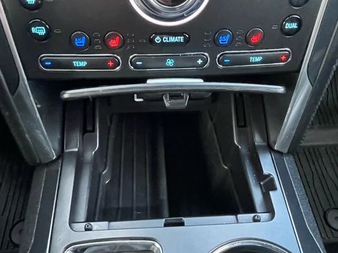 Used 2018 Ford Explorer Platinum AWD/4WD image 25