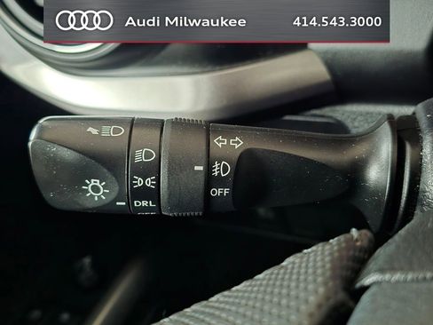 Used 2020 Toyota Tacoma SR5 AWD/4WD image 27