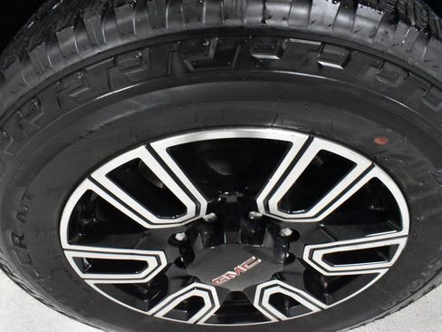 Used 2021 GMC Sierra 2500 AT4 w/ AT4 Premium Plus Package image 9