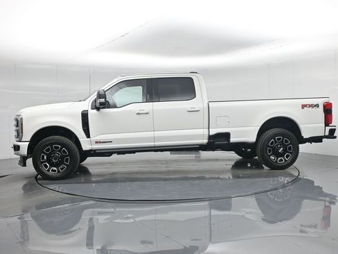 New 2026 Ford F350 Platinum w/ FX4 Off-Road Package image 32