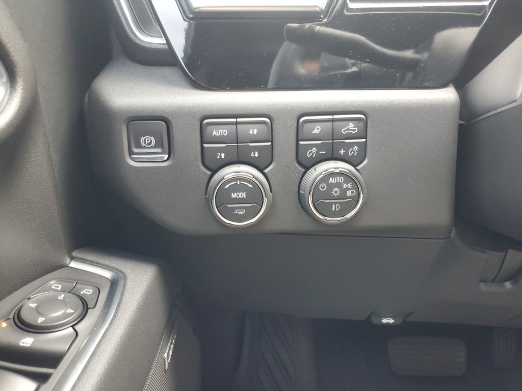 Used 2025 Chevrolet Silverado 1500 LT Trail Boss AWD/4WD image 30