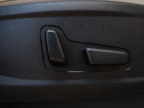 Used 2022 Kia Telluride EX w/ EX Premium Package FWD image 36