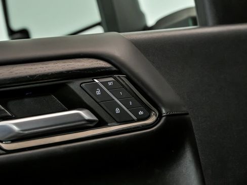 Used 2024 GMC Sierra 2500 AT4X w/ AT4X AEV Edition image 9