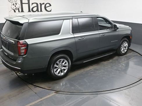 Used 2023 Chevrolet Suburban Premier image 39