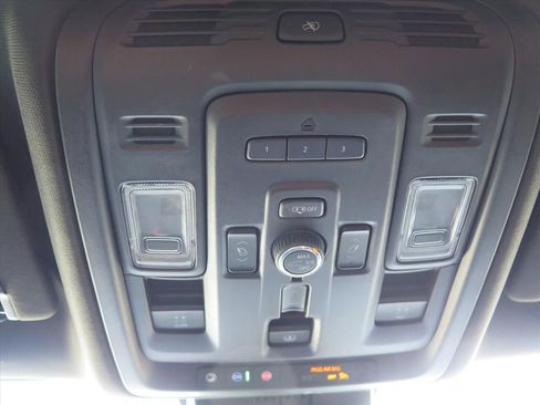 Used 2024 GMC Yukon Denali Ultimate image 20