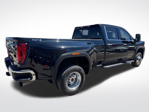 Used 2022 GMC Sierra 3500 SLT w/ SLT Preferred Package AWD/4WD image 5
