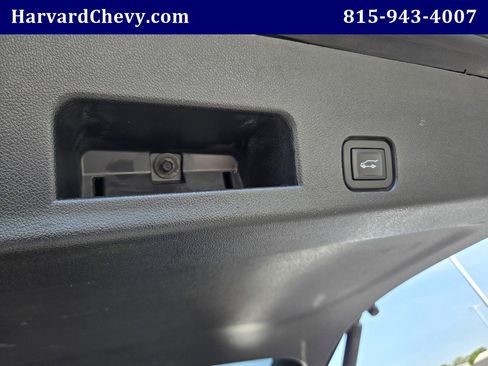 Used 2025 Chevrolet Traverse LT AWD/4WD image 32